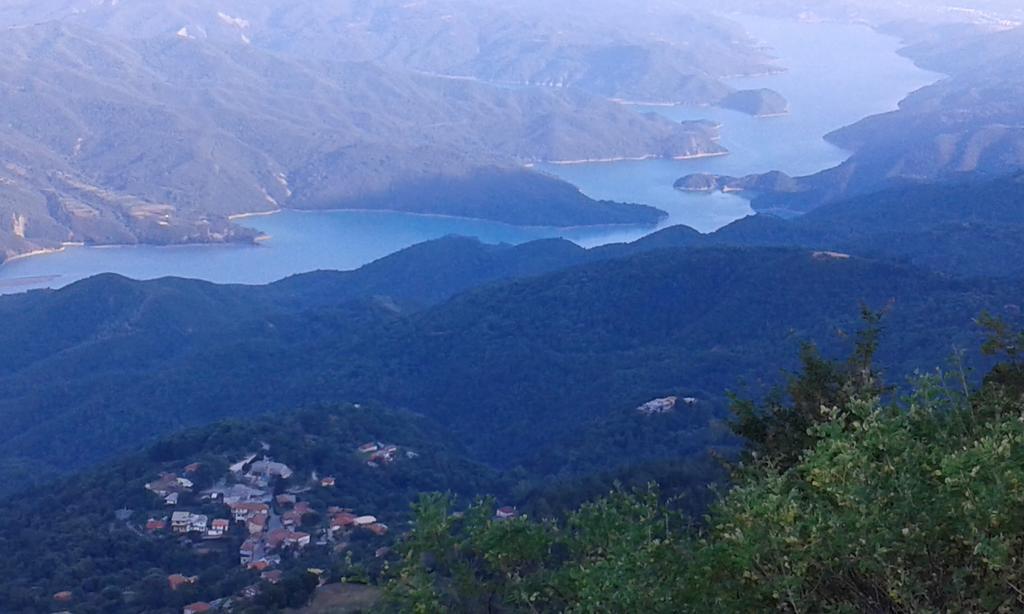 Nisista Lodge Mountain View Rodavgi ภายนอก รูปภาพ